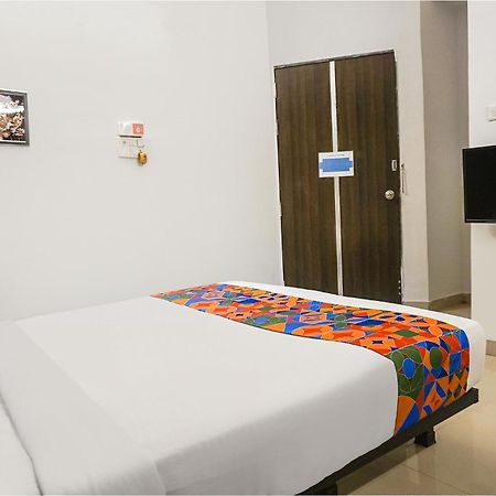 Fabhotel Aura Homes - Nr Khandoba Mandir Pimpri-Chinchwad Exterior foto